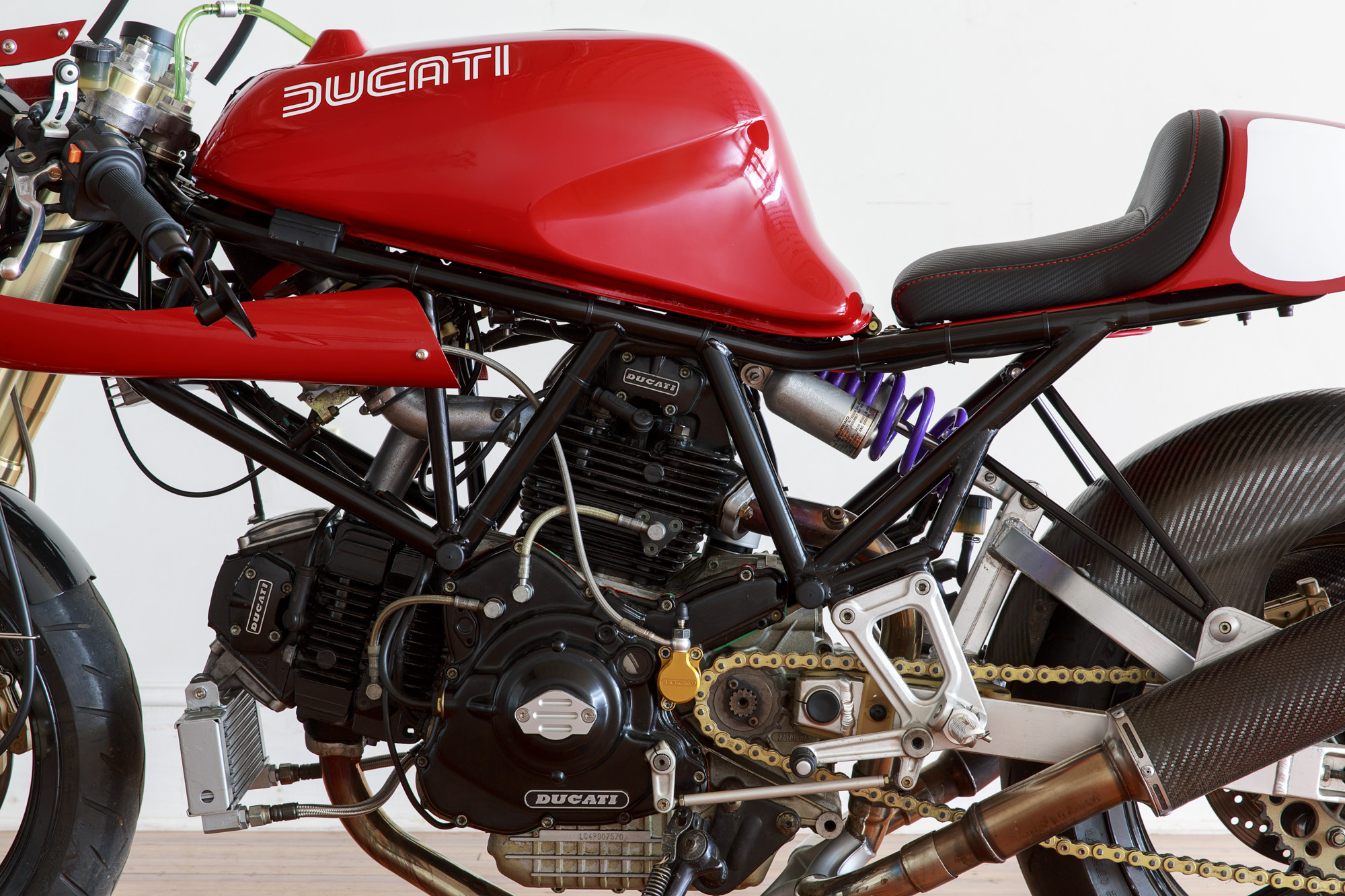 Ducati 900ss cafe racer engine