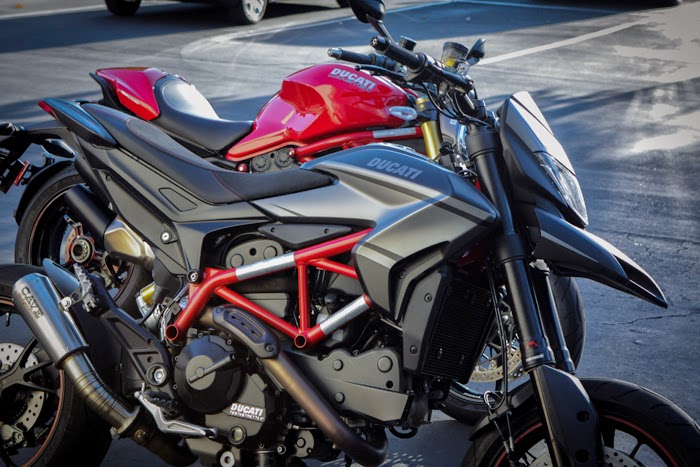 Ducati Hypermotard SP custom graphics