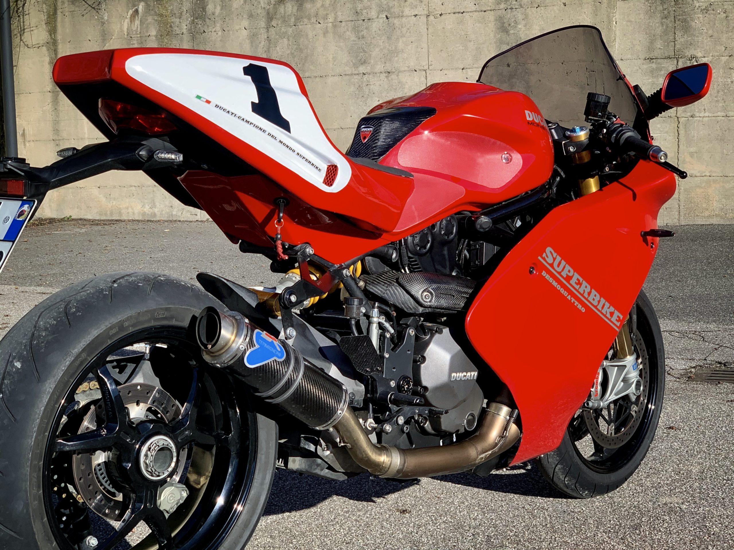 Custom Ducati Monster mixed with Ducati 900SS - termignoni