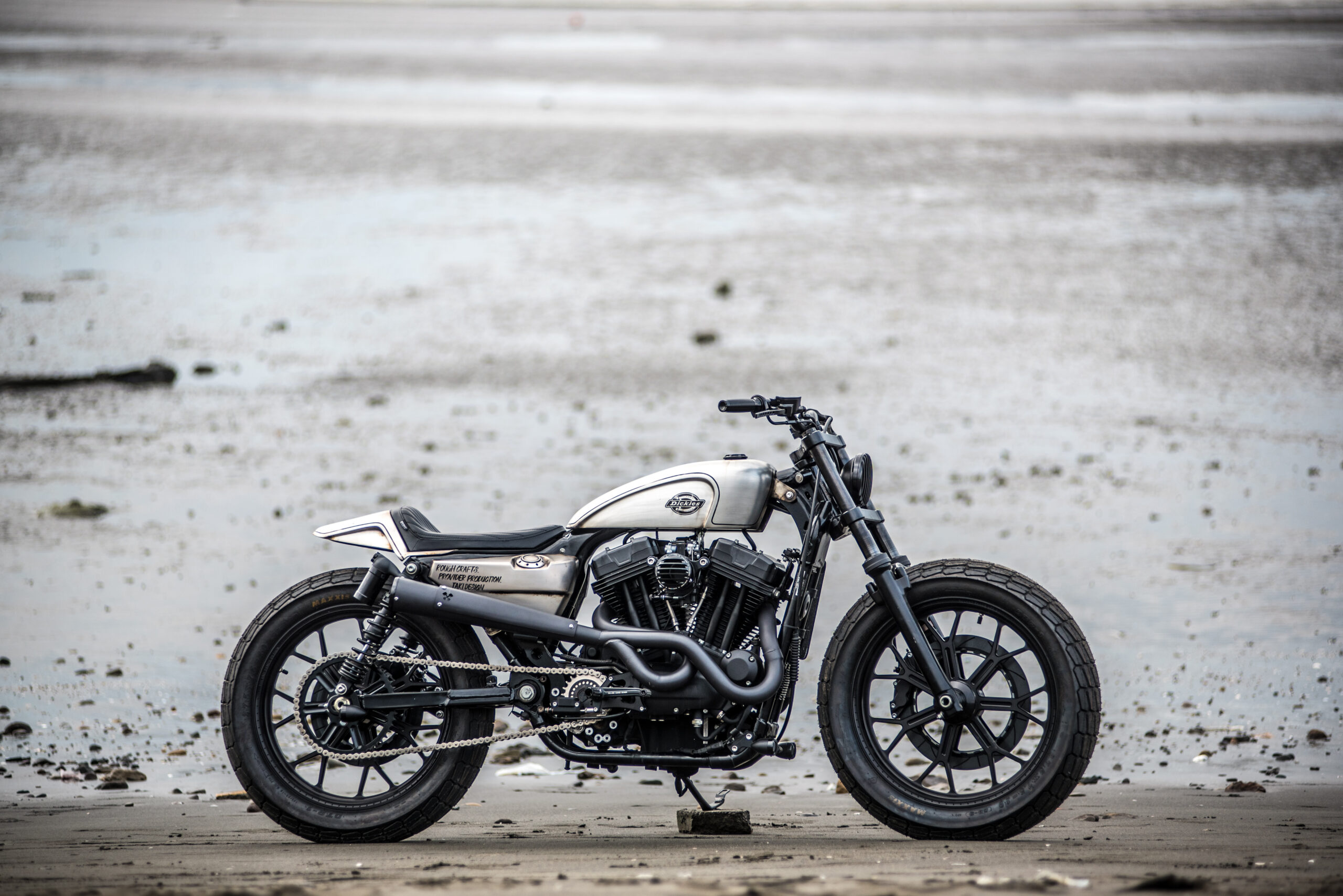Harley-Davidson street tracker ‘Rusty Slider’ by Rough Crafts
