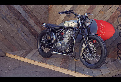 DEUS :: SR400 WITH A SIDE OF SEA BISCUIT