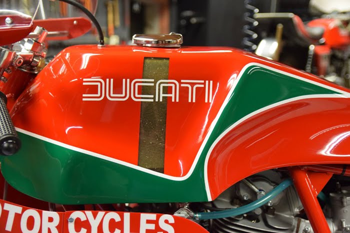 Ducati 900 MH repli-racer by Back to Classics