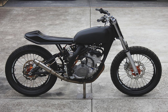 KTM 250 EXC cafe racer blacked out