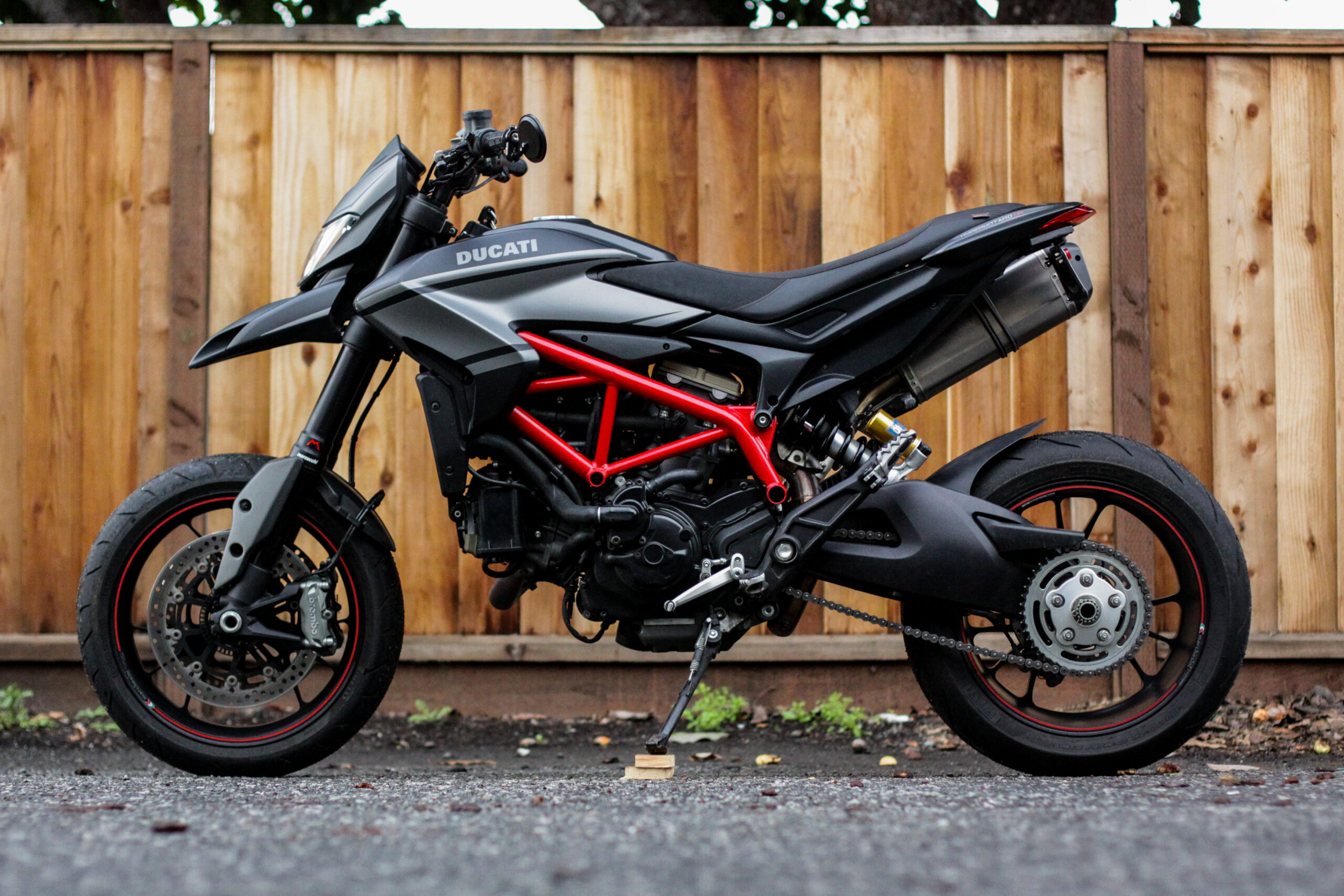 Bullitt SP, Ducati Hypermotard SP custom build