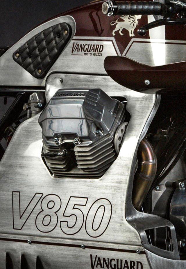 Moto Guzzi V850 Le Mans