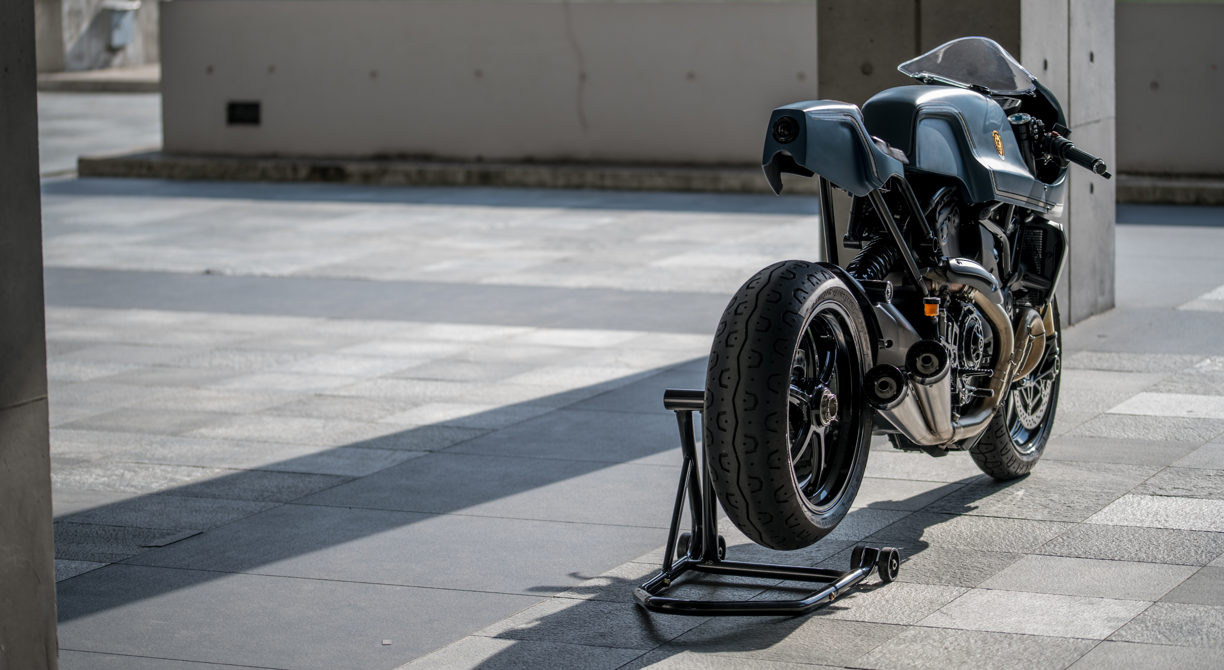 Ducati Monster 1200 S cafe racer tail