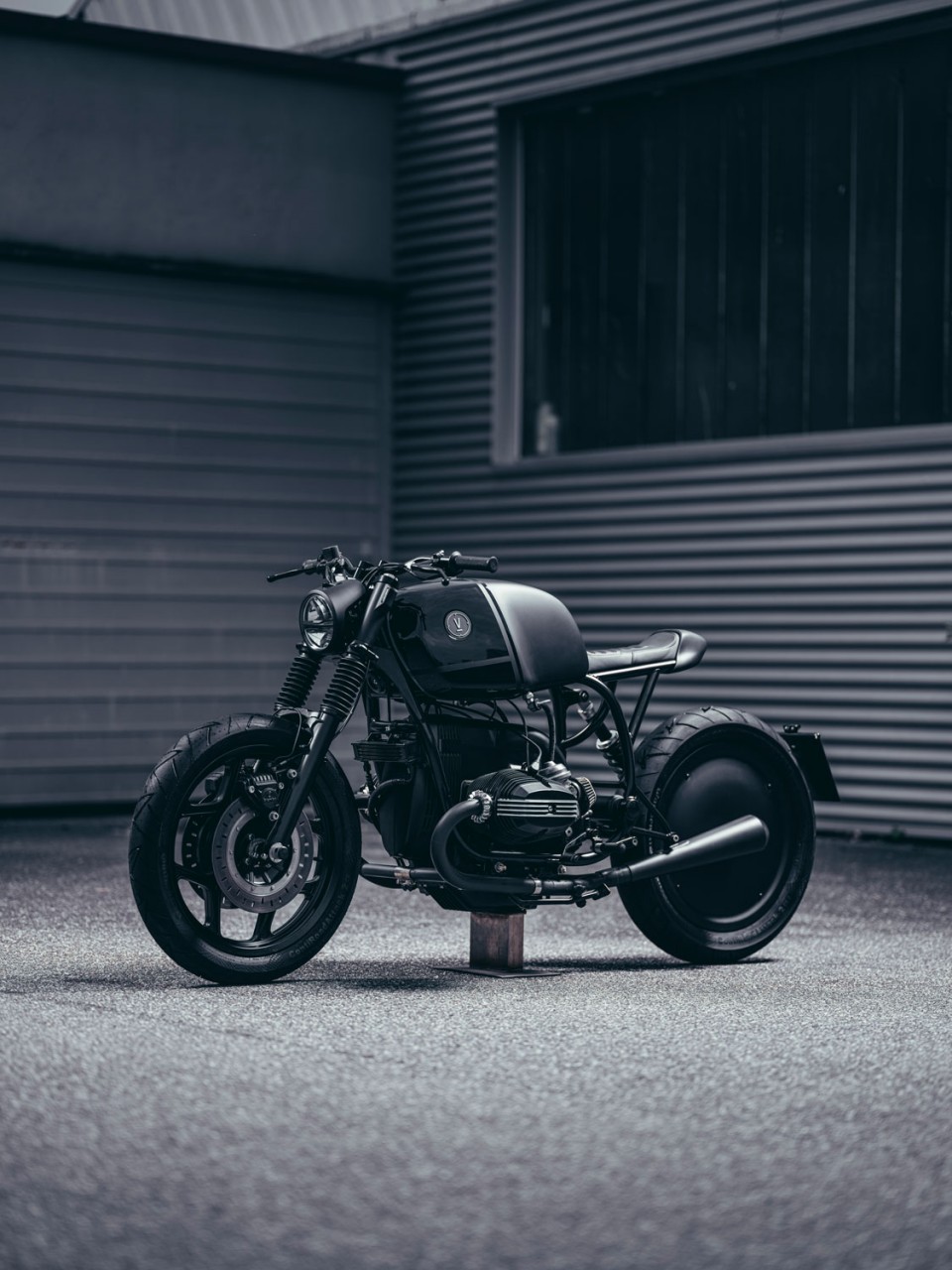 Vagabund V12 BMW R100RT cafe racer motorcycle