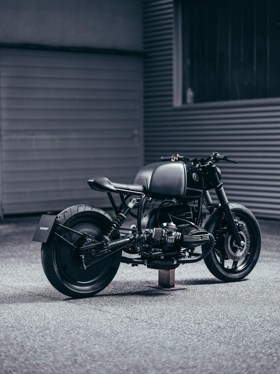 Vagabund V12 BMW R100RT cafe racer rear