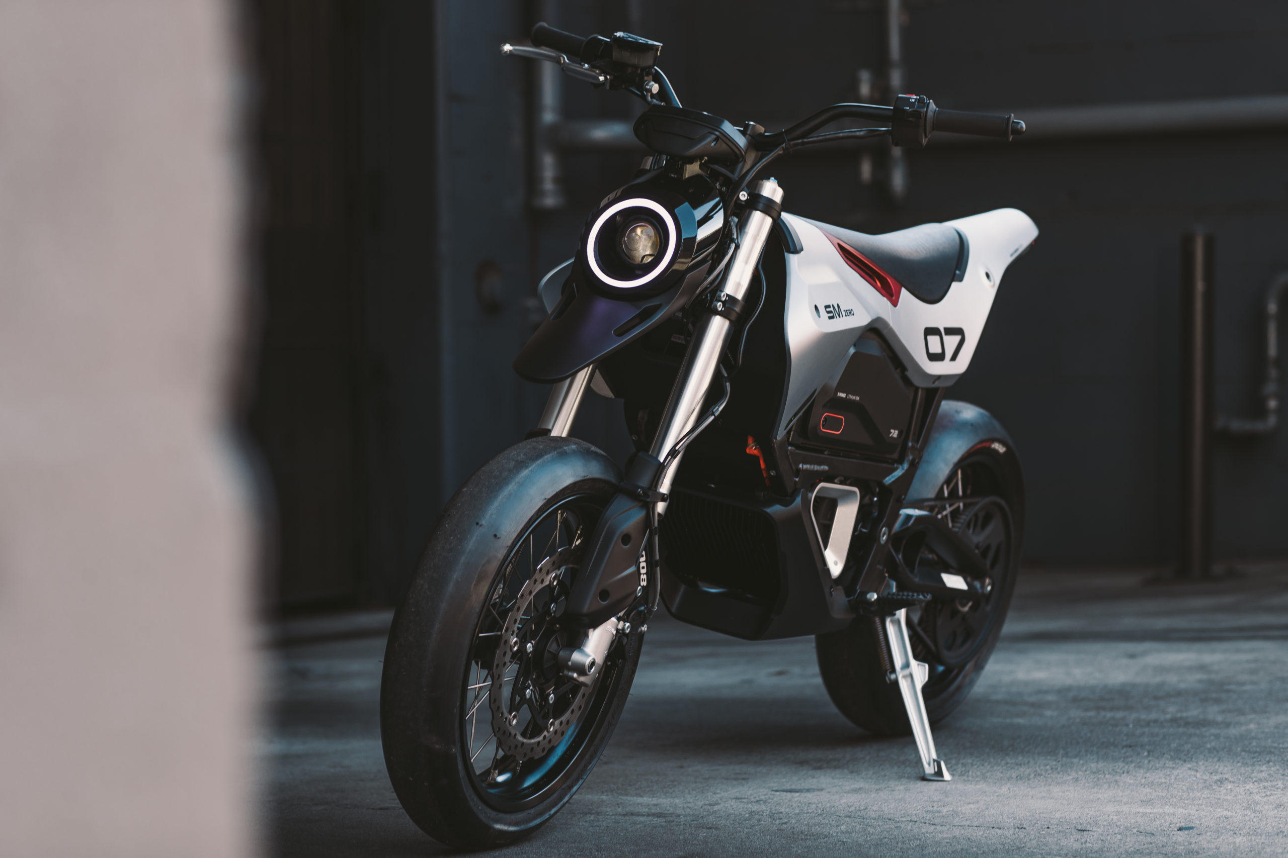 Huge Moto Zero FXS supermoto