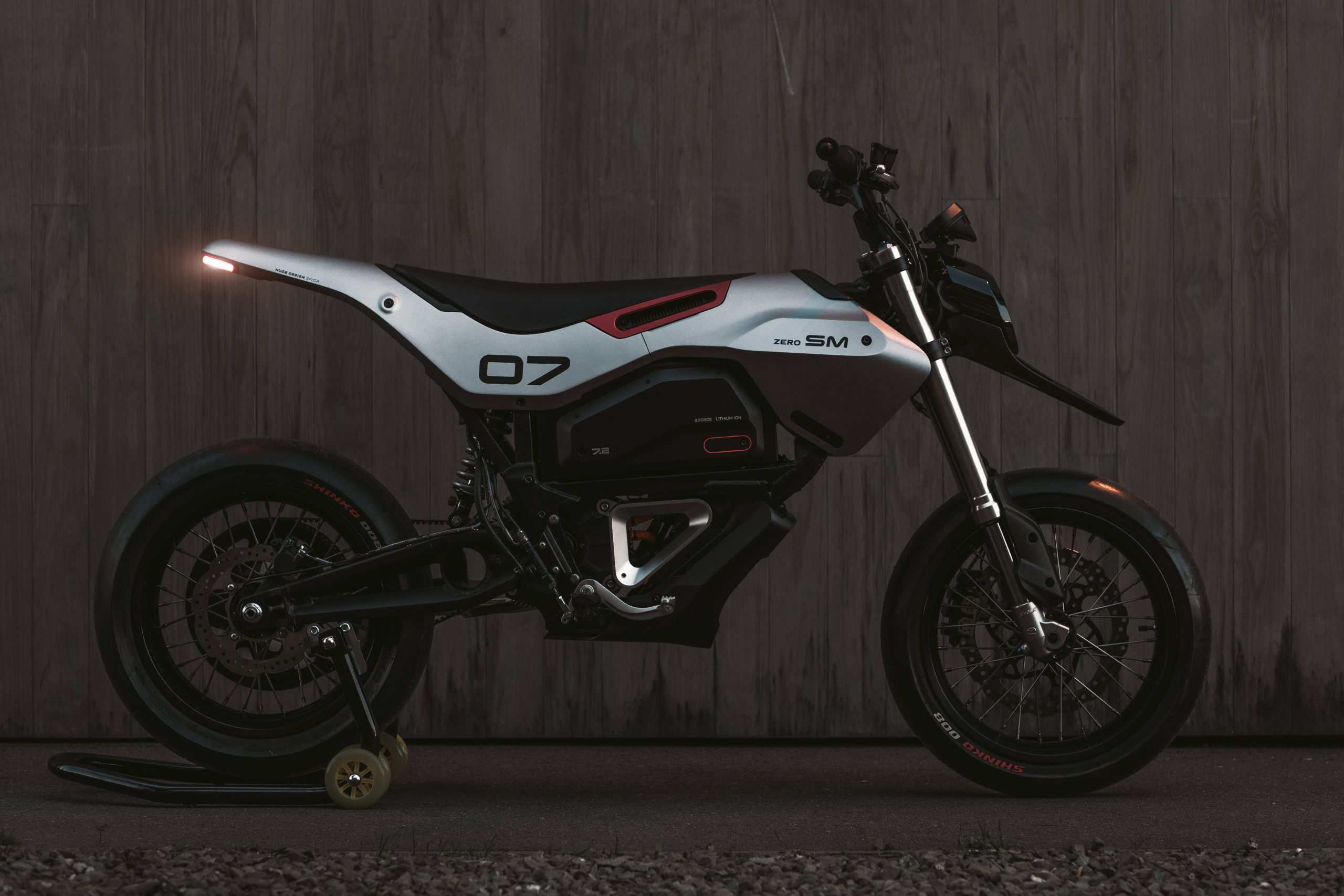 Huge Moto Zero FXS supermoto - right side