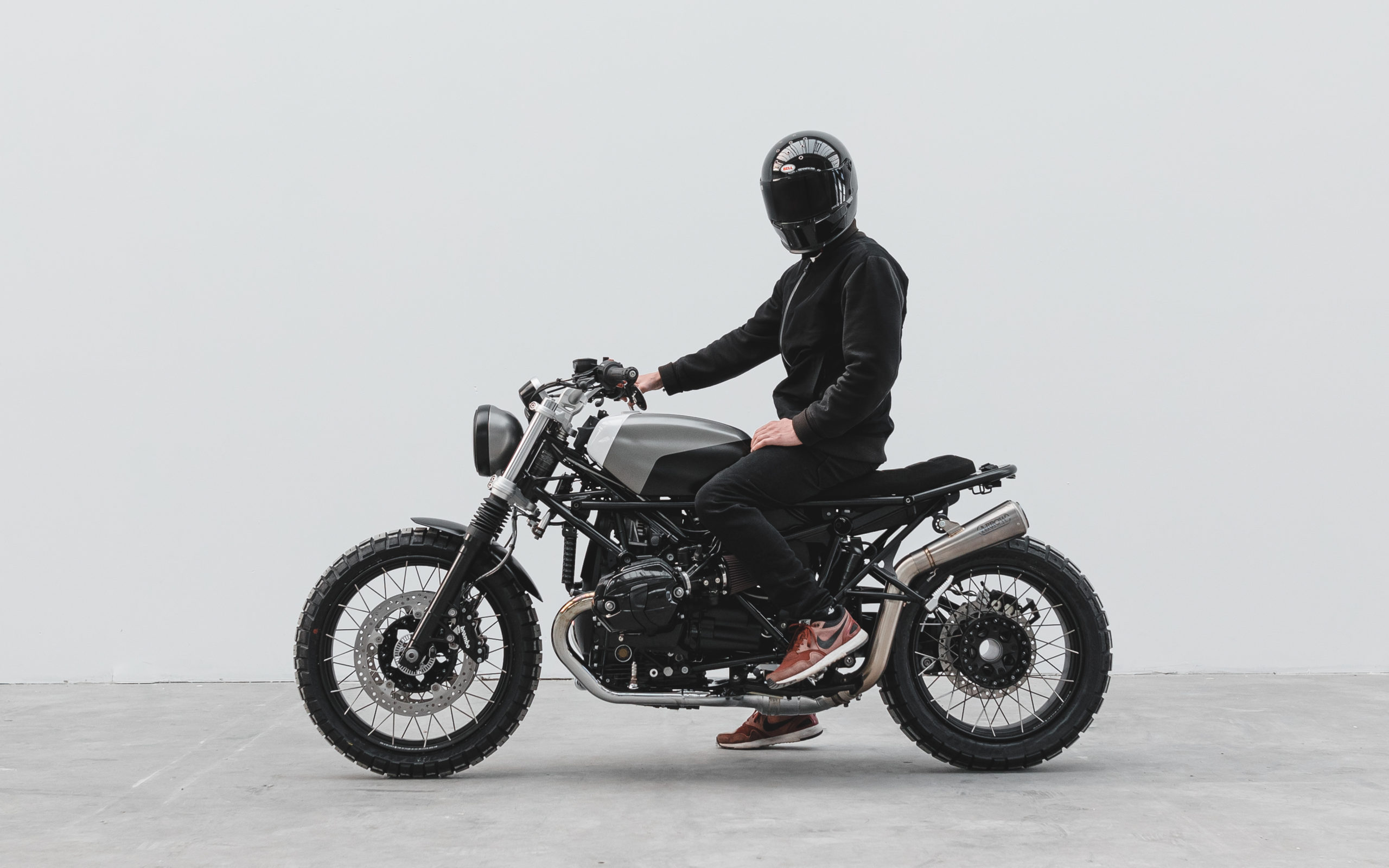 Hookie CO BMW Scrambler stealth 