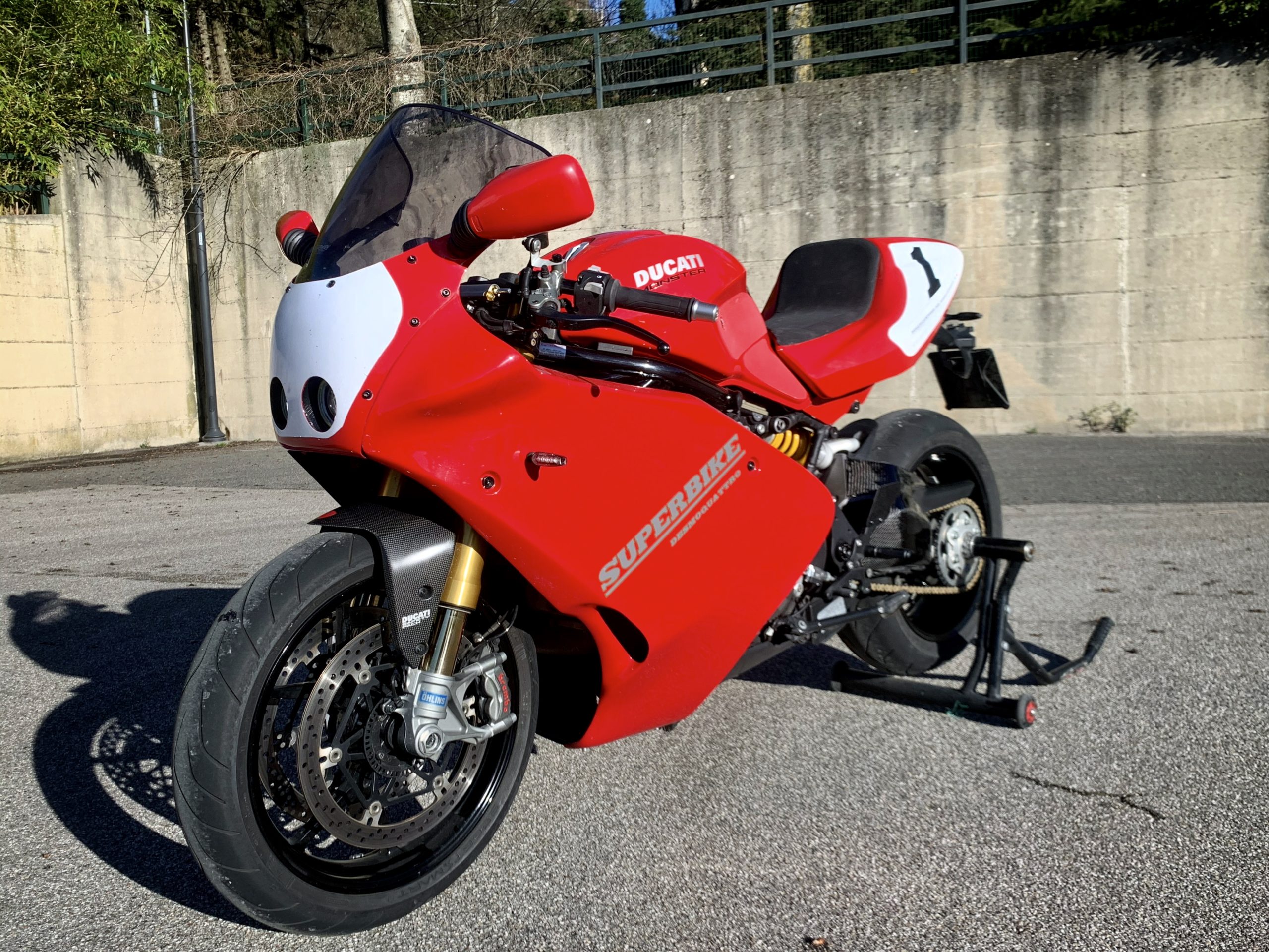 Custom Ducati Monster mixed with Ducati 900SS