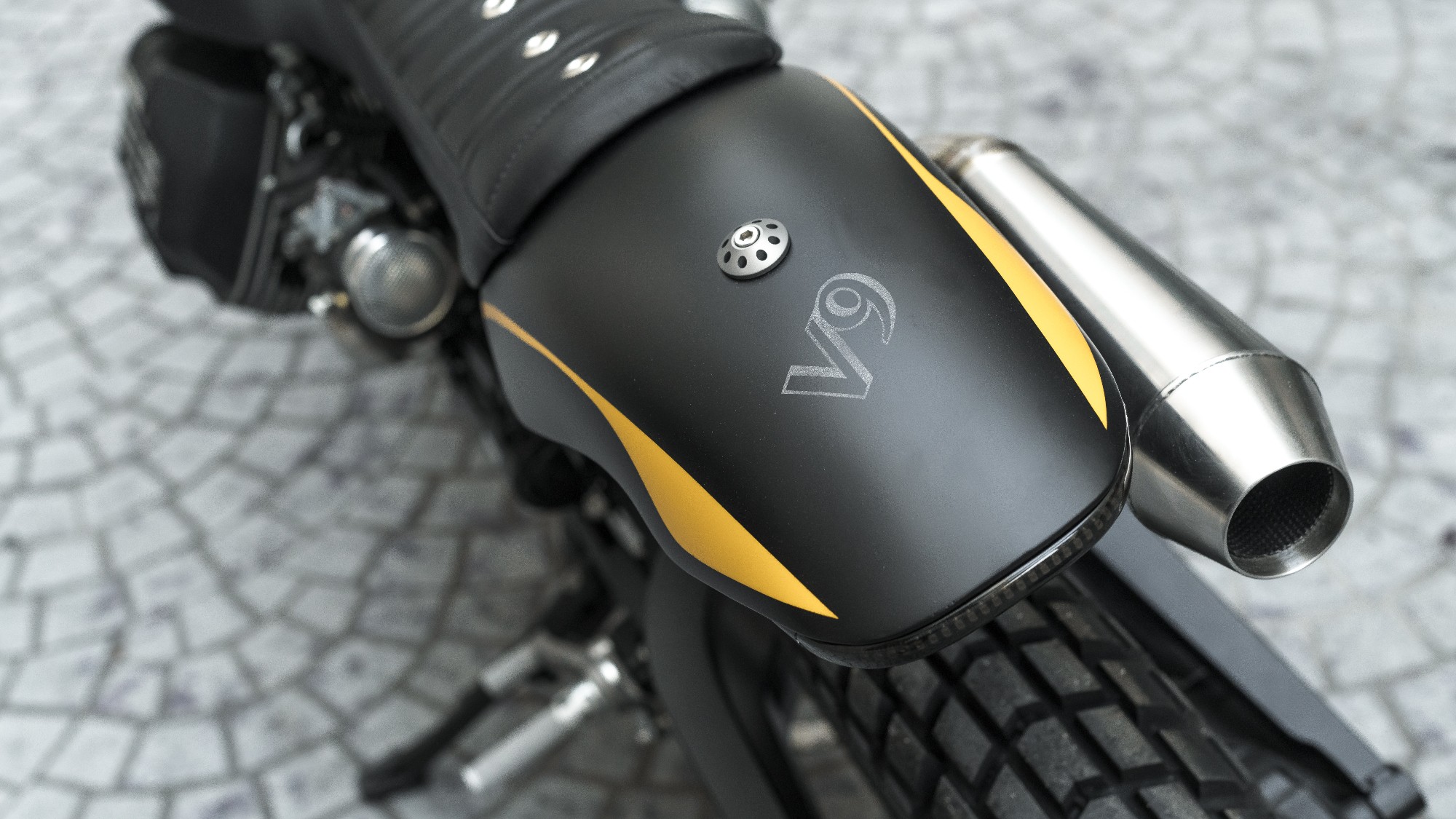 Moto Guzzi V9 Scrambler custom tail