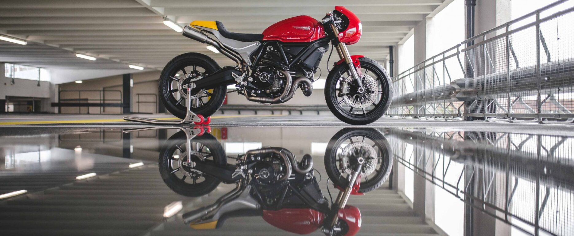 deBolex Engineering Scrambler Ducati cafe racer