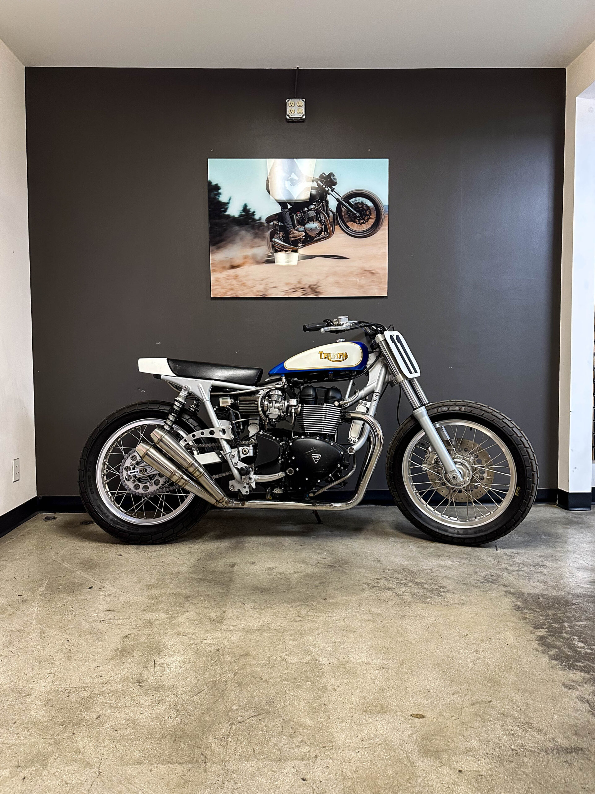 British Customs flat tracker Triumph build