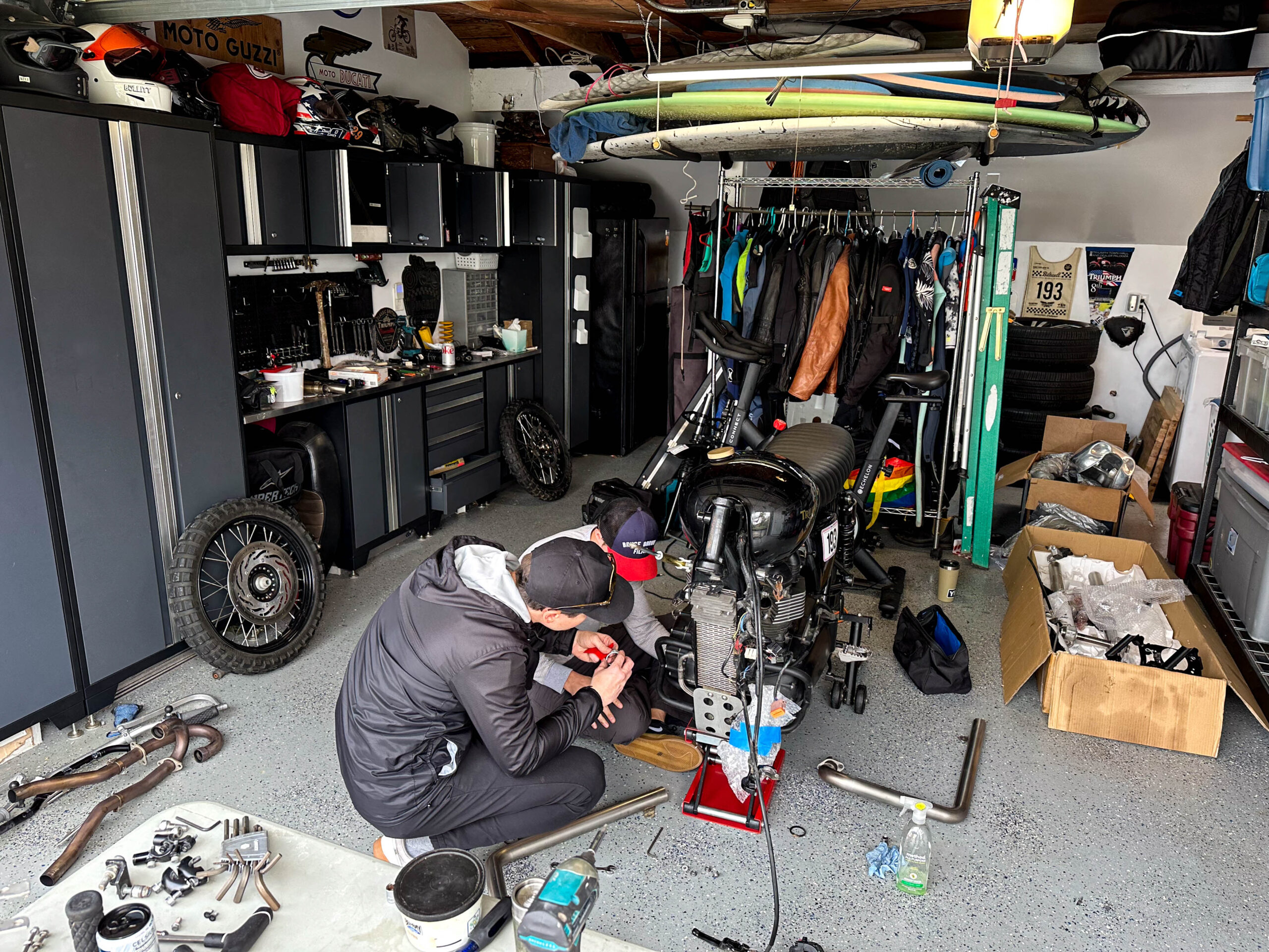 Triumph Scrambler fork swap in action