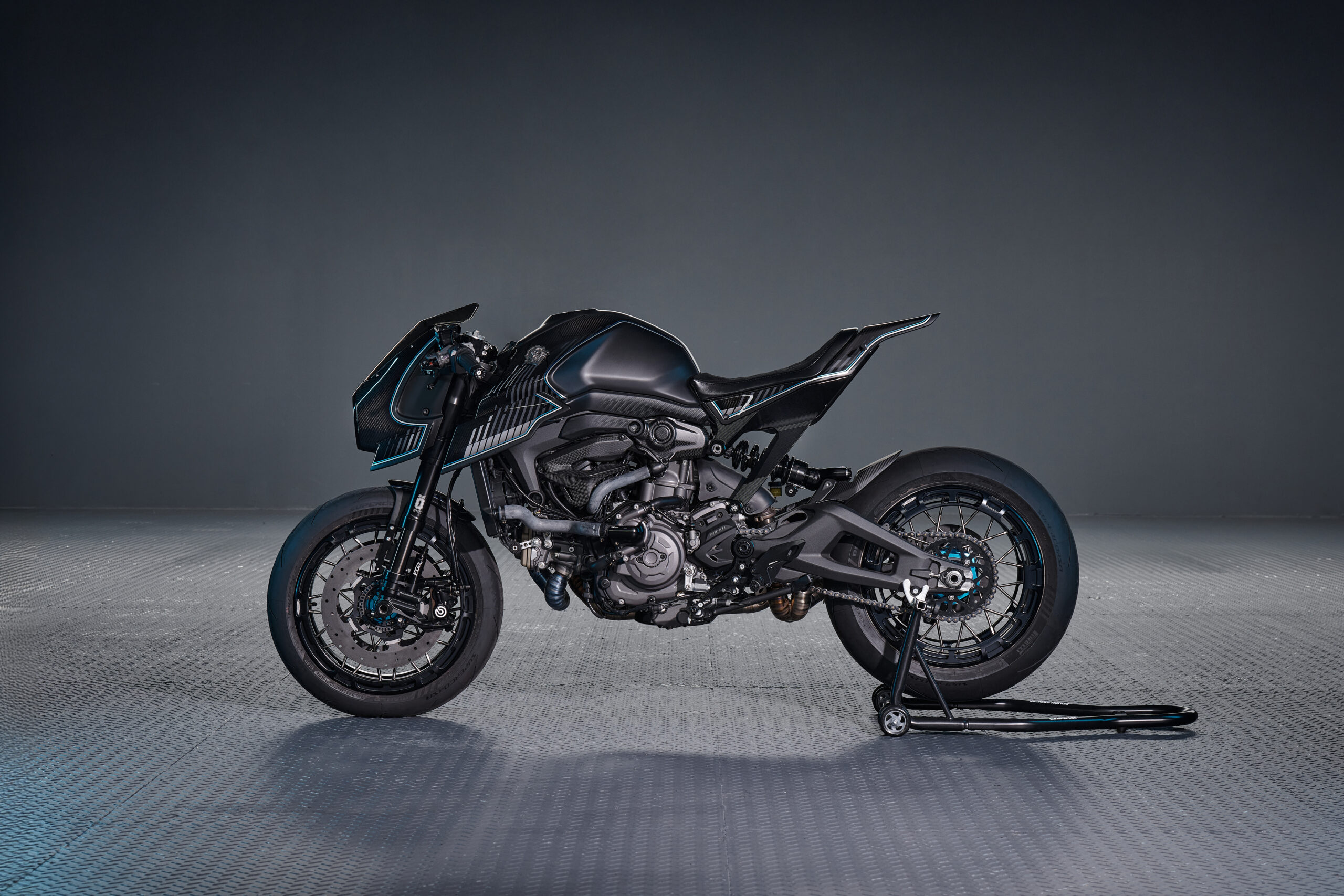 Silhouette R: Rough Crafts Rebuilds the Ducati Monster 937